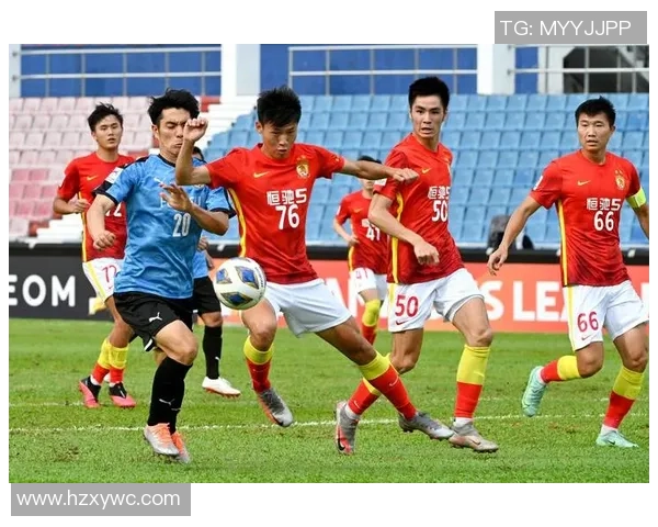 广州足球队在最新足球状态排行榜中荣登第七名展现强劲实力与潜力